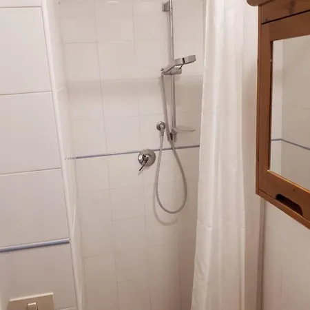 Apartment Apartment, Super Position Rom