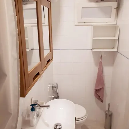 Apartment Apartment, Super Position Rom
